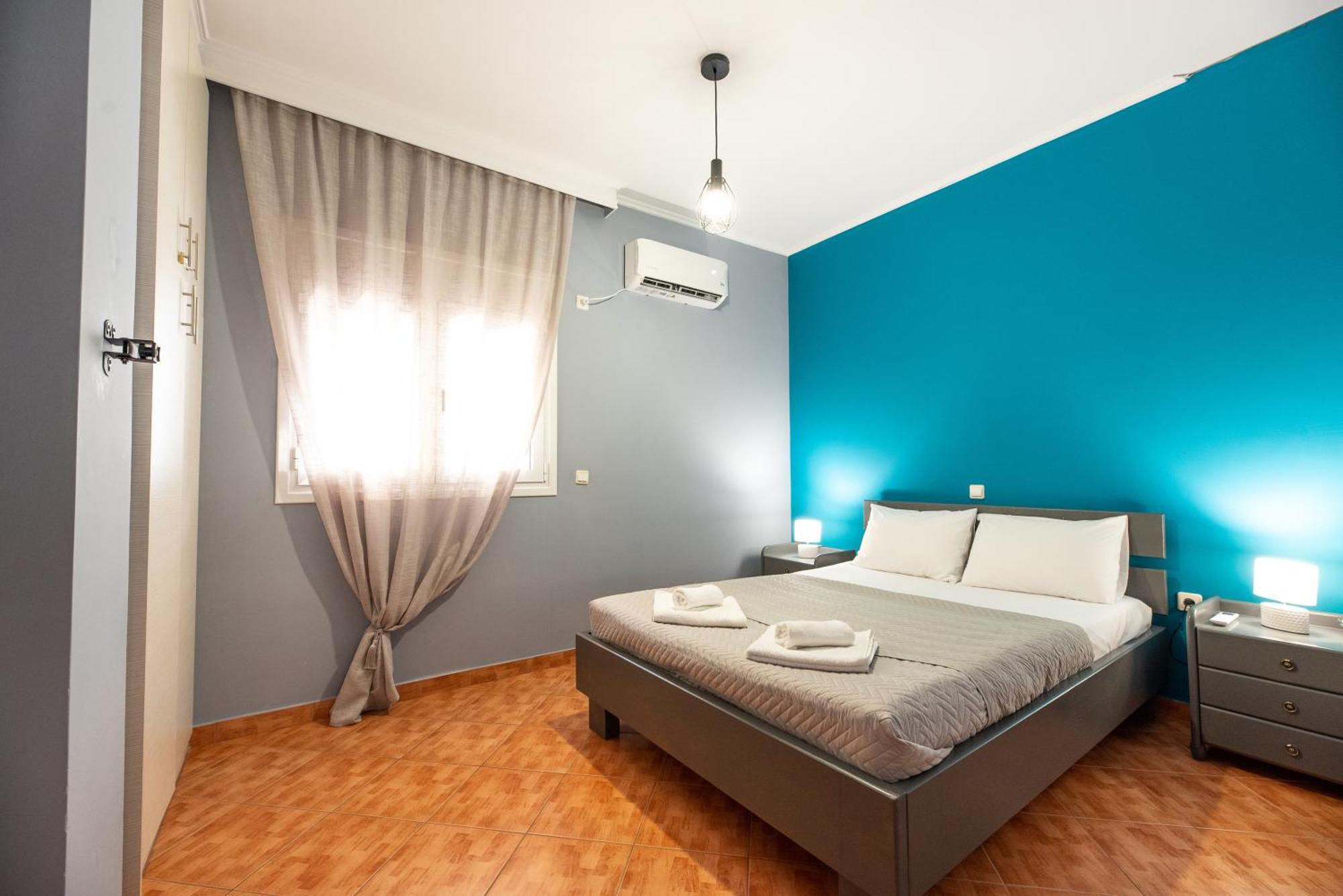 Sea And Airport Apartment Artemida  Bagian luar foto
